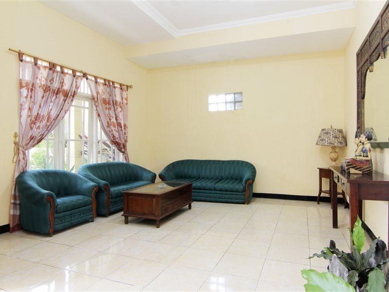 Jj House Gejayan Hotel Kejayan Buitenkant foto